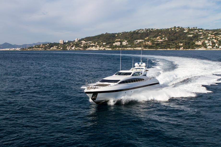 yacht Mach 2