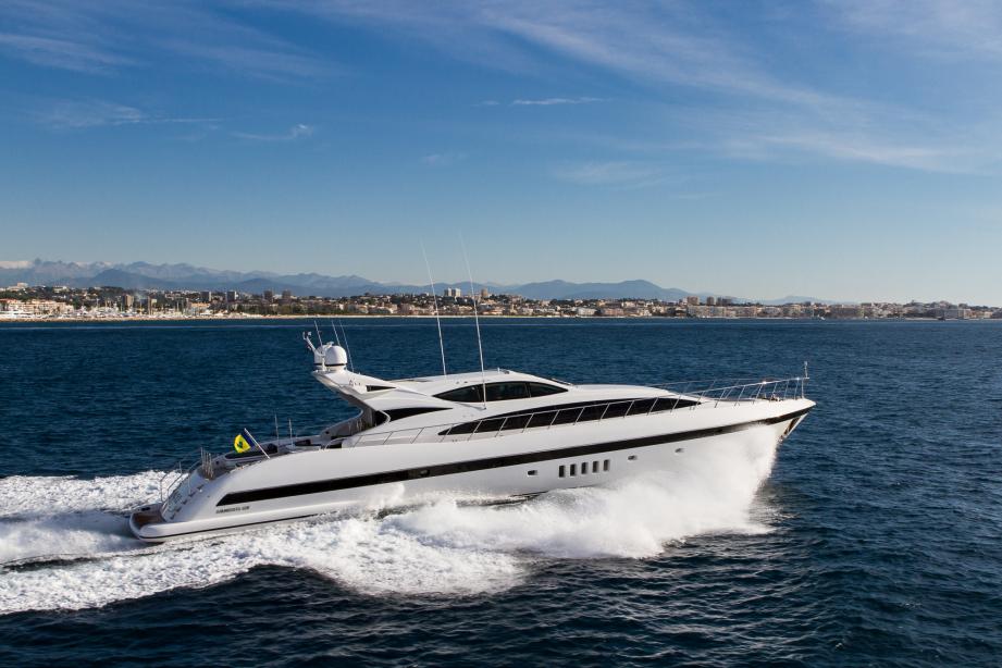 yacht Mach 2