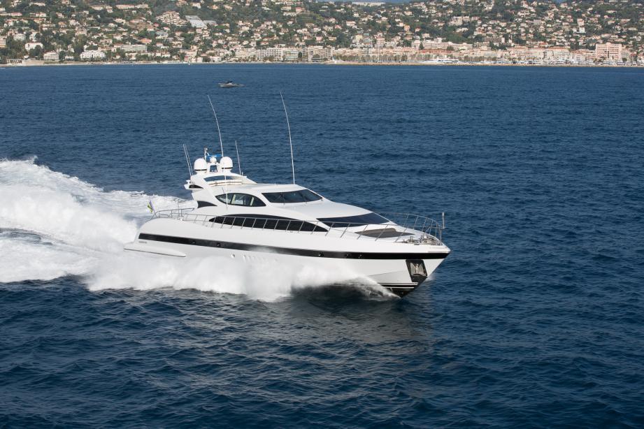 yacht Mach 2