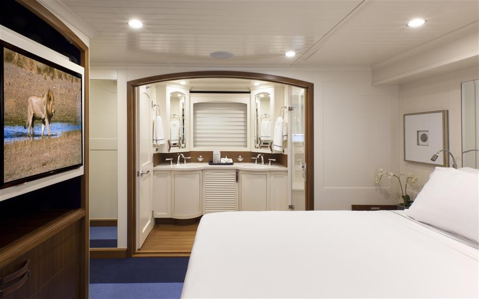 yacht 94 Paragon Oyster Bay Express
