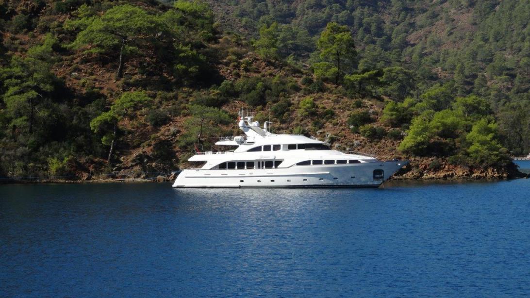 yacht Domani