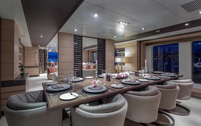 yacht Dynar