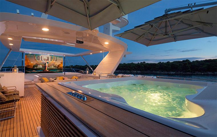 yacht Dynar