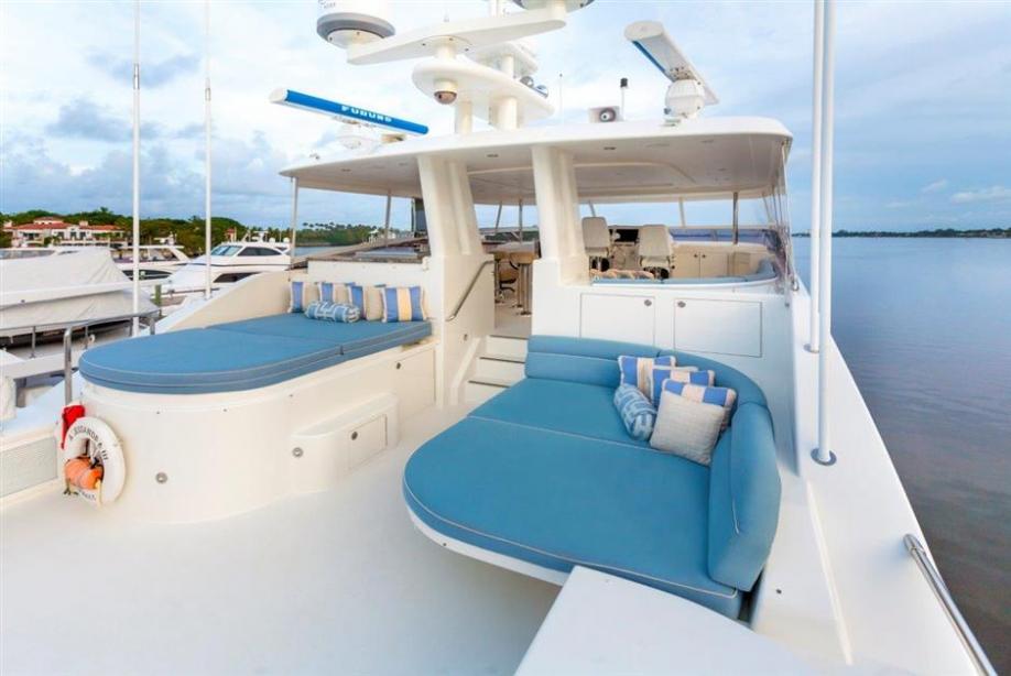 yacht Friendly Confines