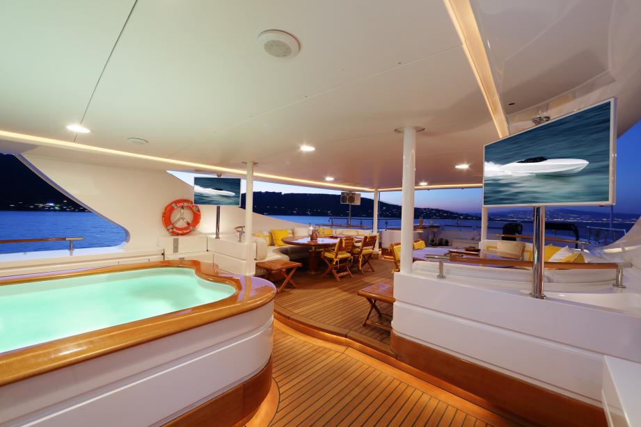yacht DR No No