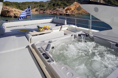yacht Dragon