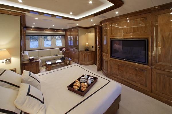 yacht Dragon