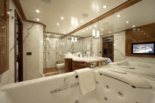 yacht Dragon