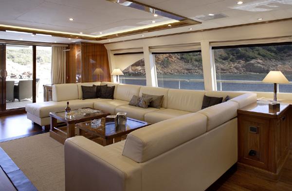 yacht Dragon