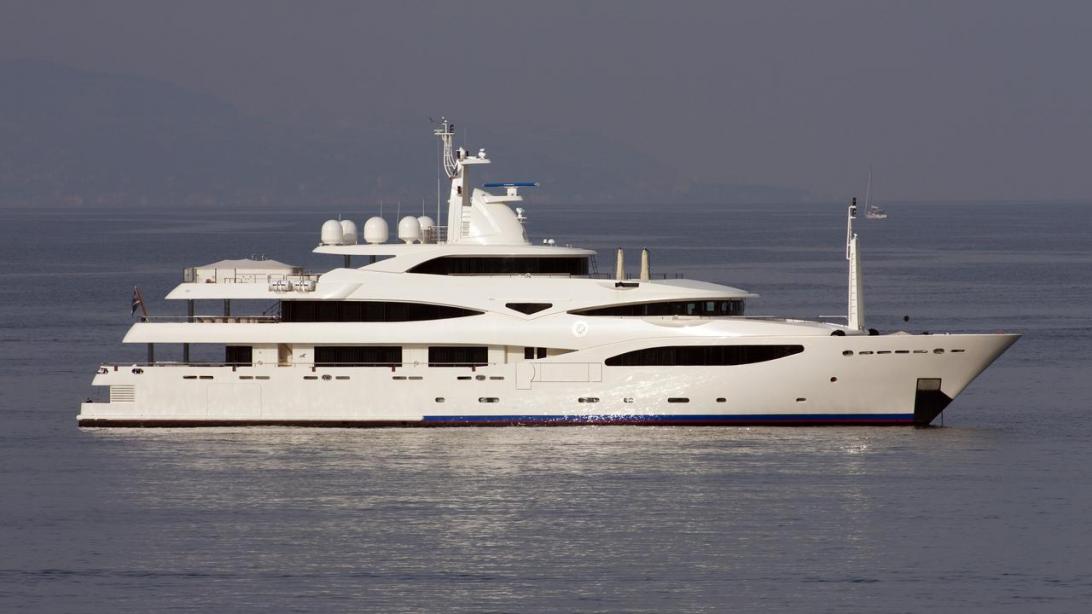 yacht Royal Rubin