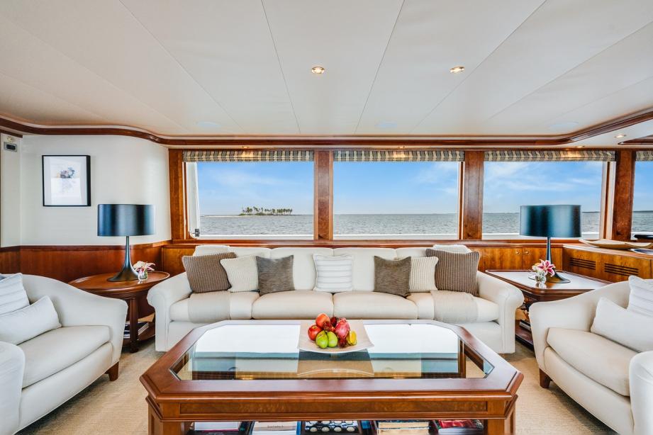yacht Avalina