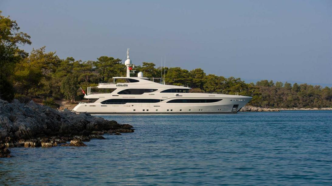 yacht Ileria