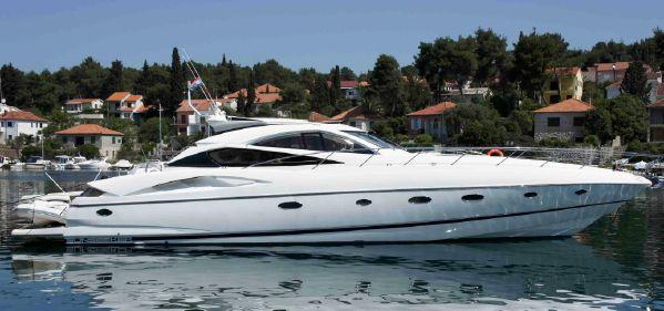 yacht Sunseeker Predator 68