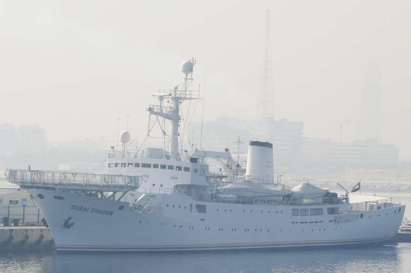 yacht Dubai Shadow