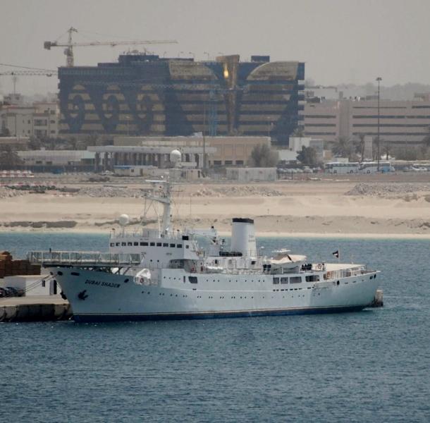 yacht Dubai Shadow