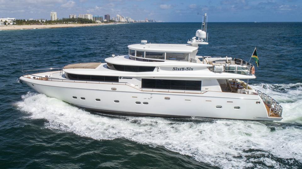 yacht Sixty-Six