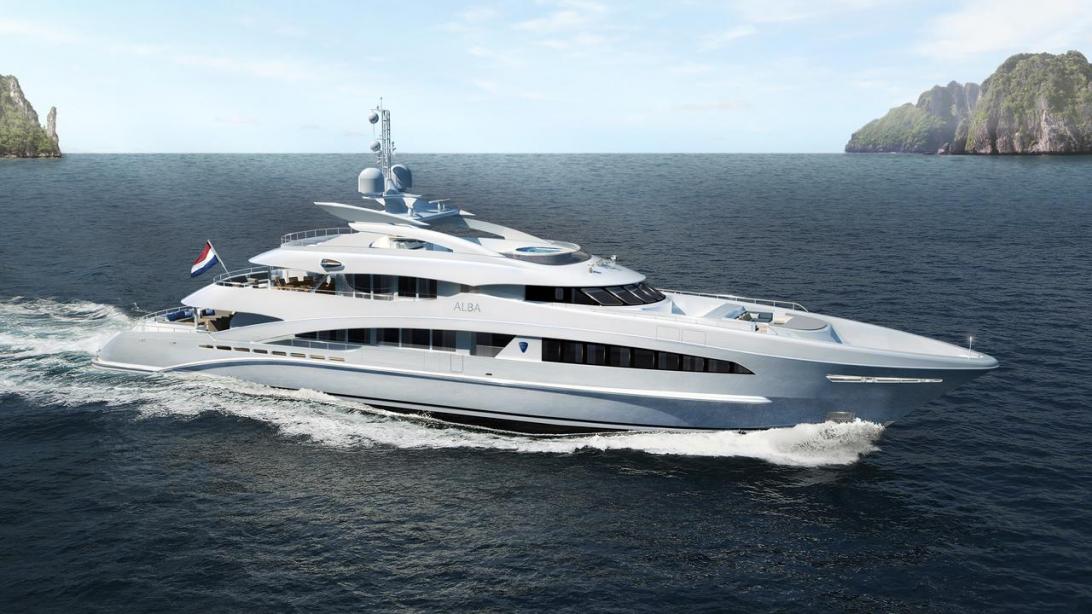 yacht Van Tom