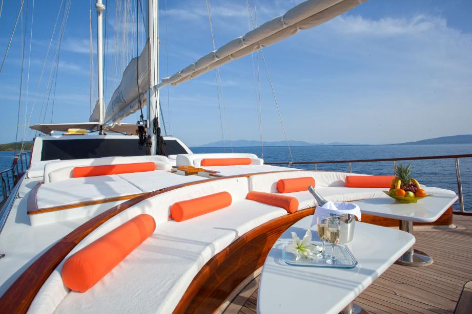 yacht Justiniano