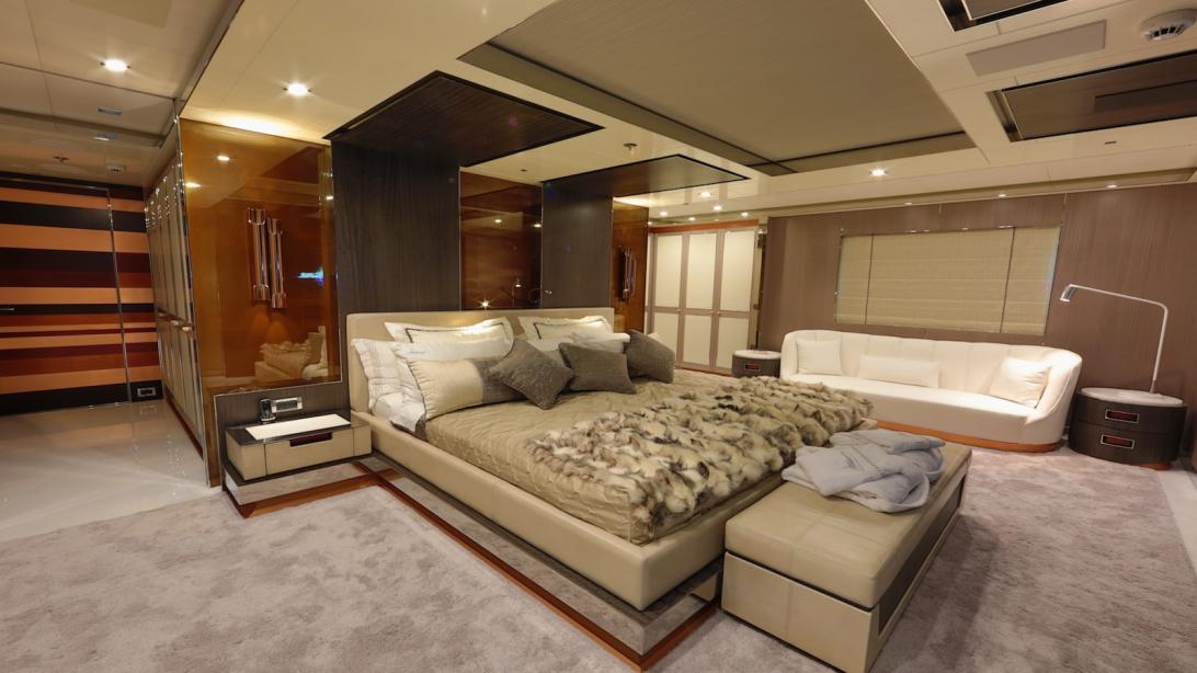 yacht Starburst III
