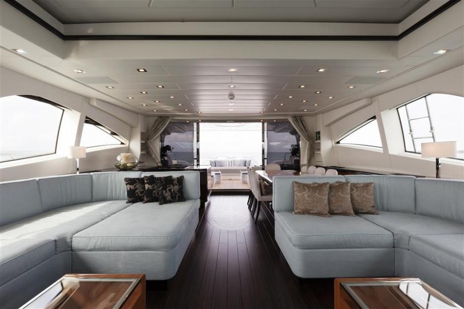 yacht Mangusta 130