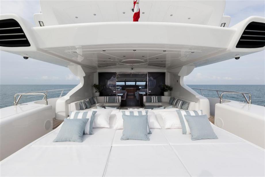 yacht Mangusta 130