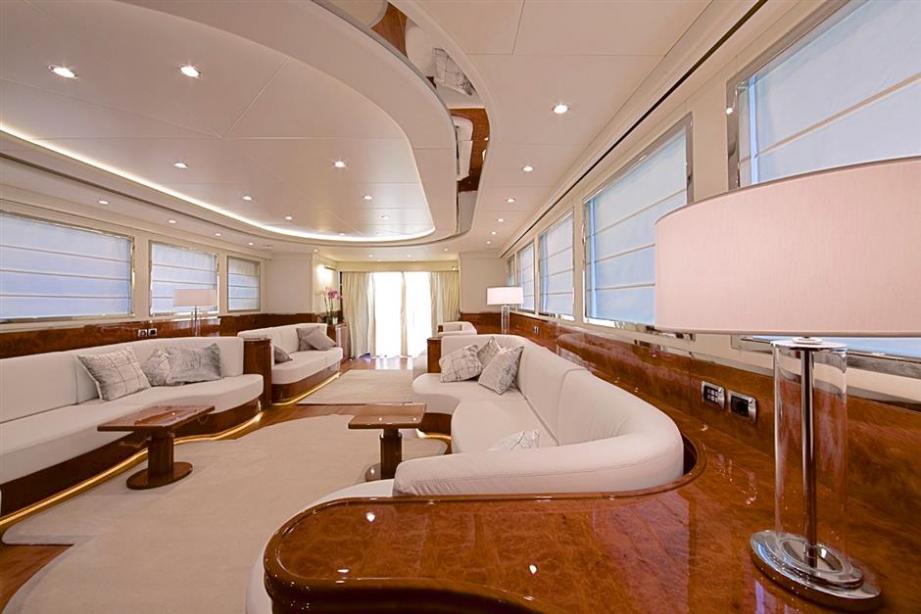 yacht Genesis