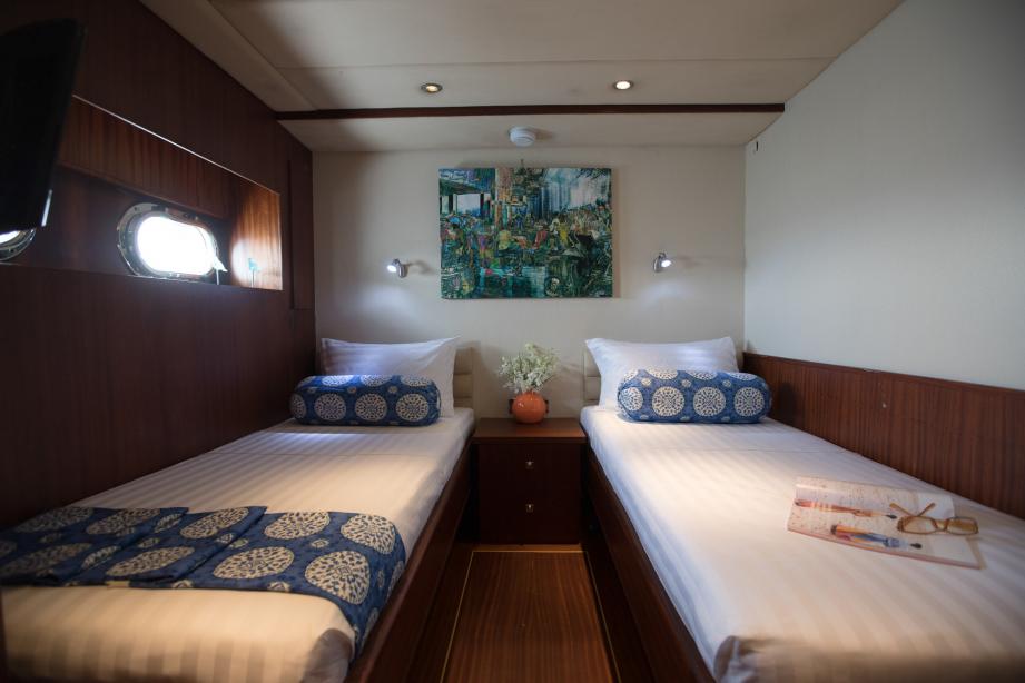 yacht Orient Pearl