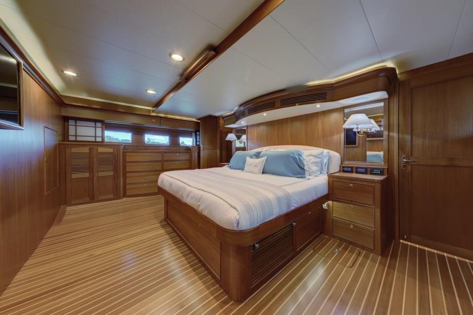 yacht Virginia Sea