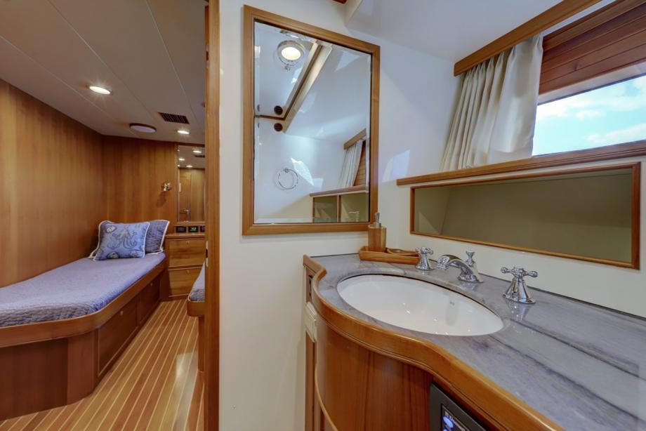 yacht Virginia Sea
