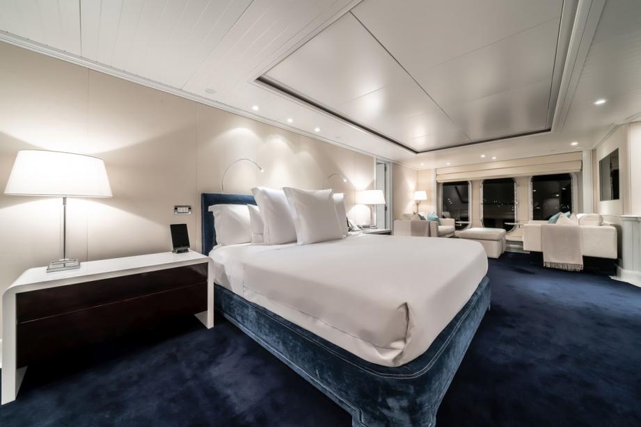 yacht Moatize