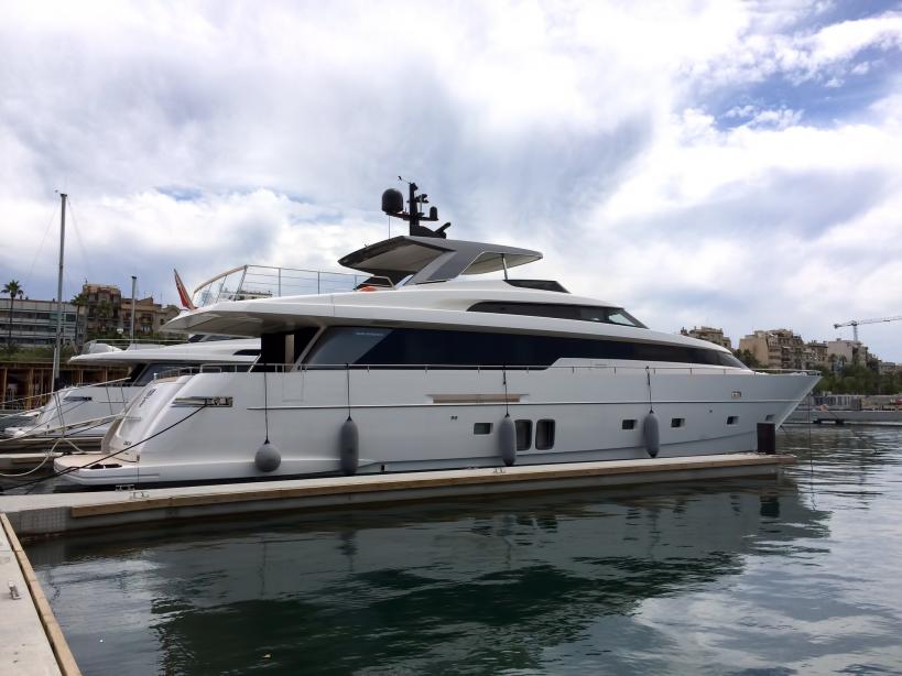 yacht GB2