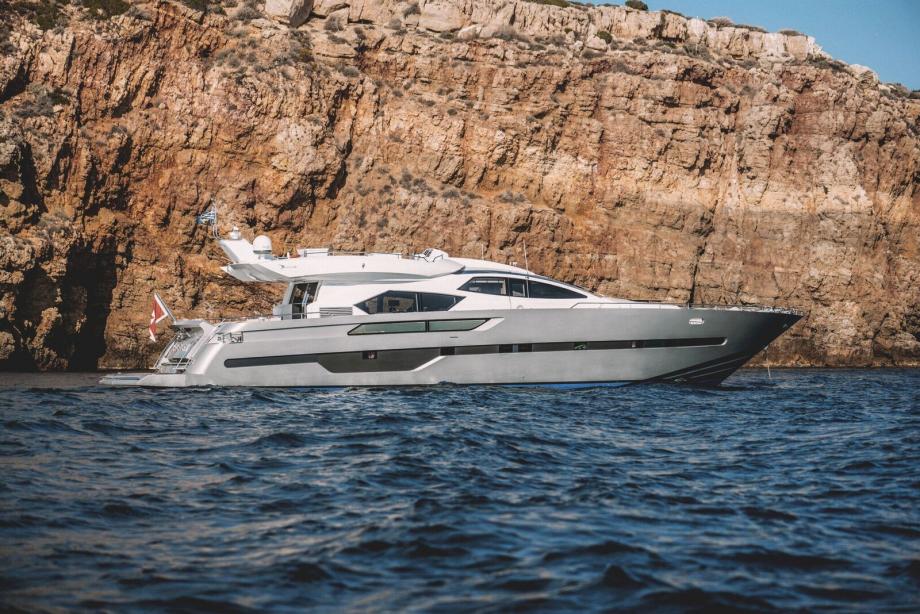 yacht Eleven I