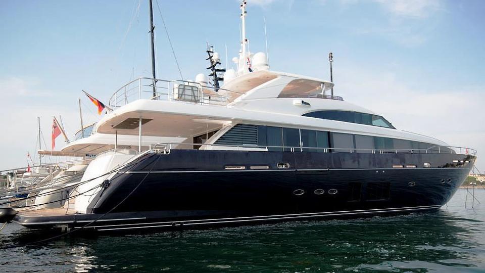 yacht Beachfront II