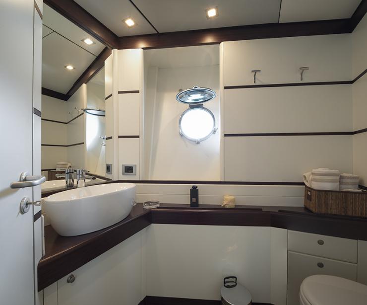 yacht Indian