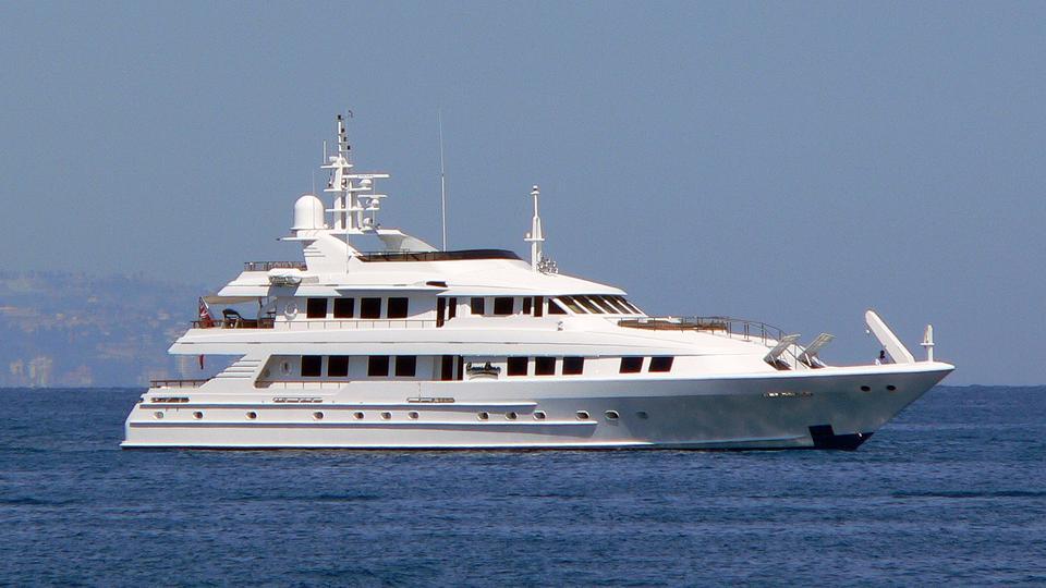 yacht Lady Nora