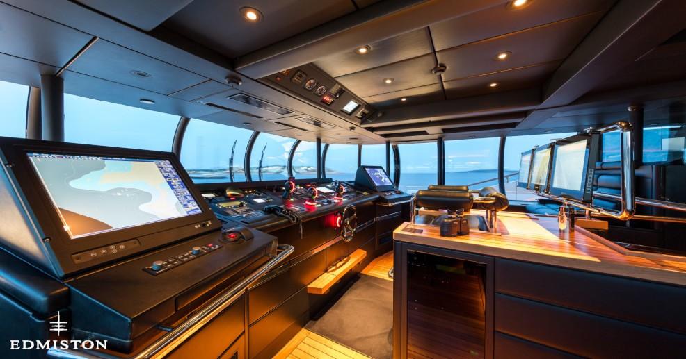 yacht Zeus