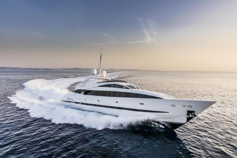 yacht Isa Love