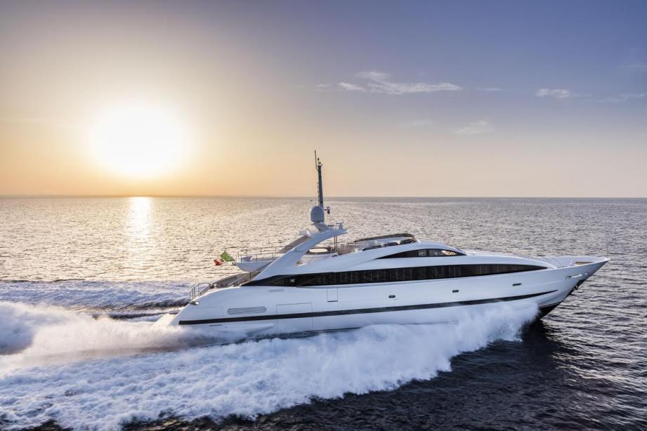 yacht Isa Love