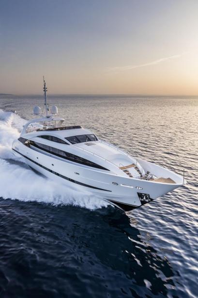 yacht Isa Love