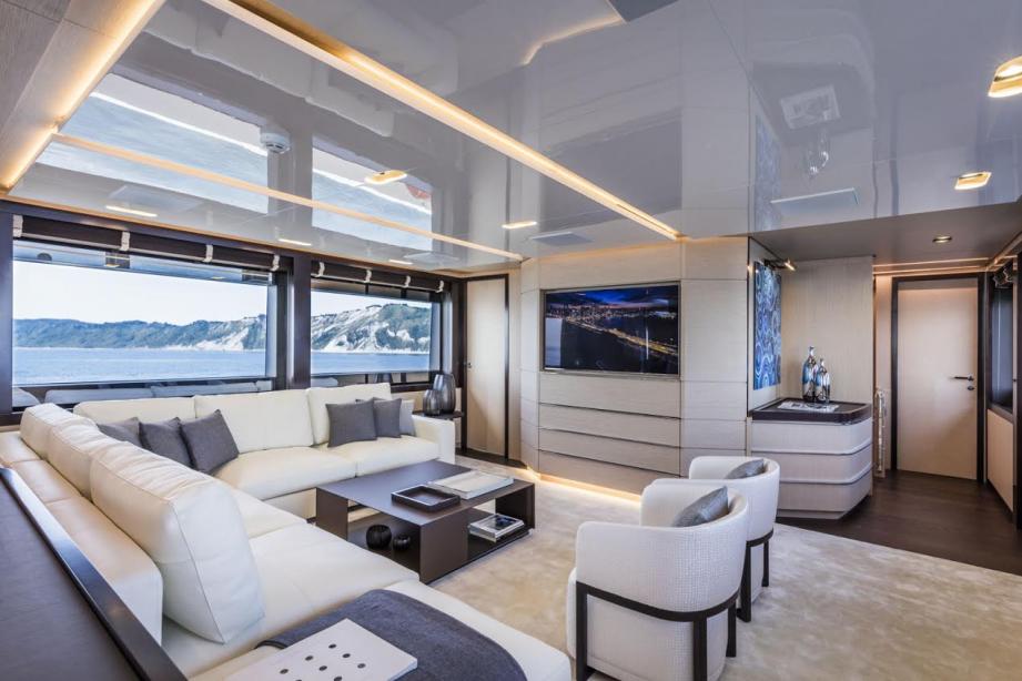 yacht Isa Love