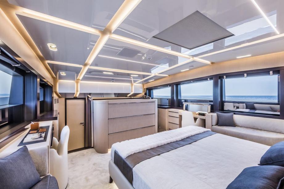 yacht Isa Love