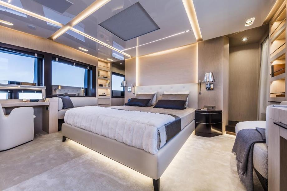 yacht Isa Love