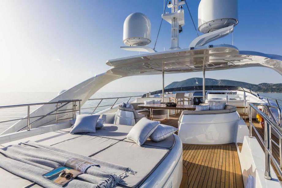 yacht Isa Love