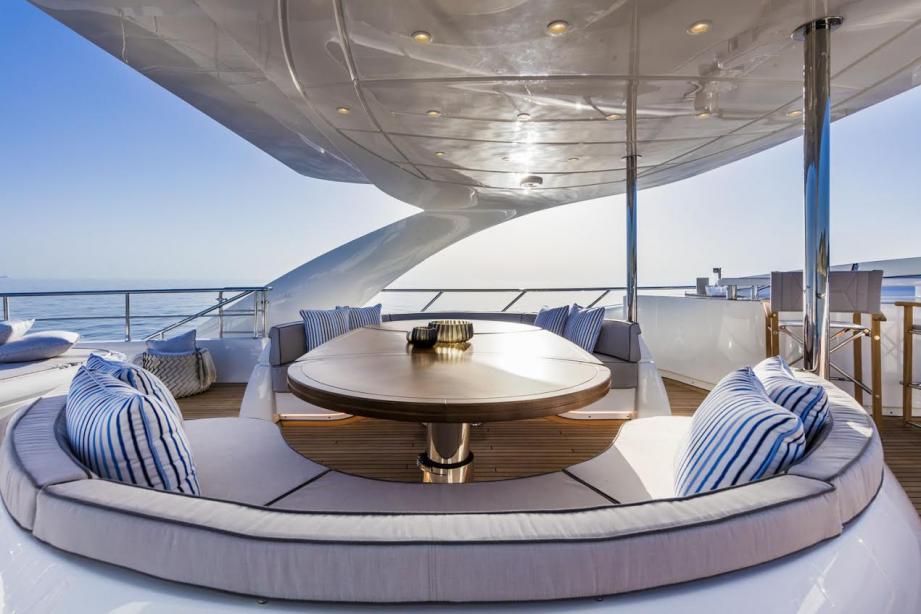 yacht Isa Love