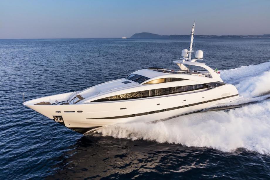 yacht Isa Love
