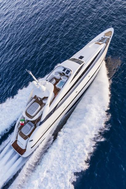 yacht Isa Love