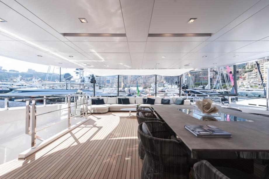 yacht Entourage
