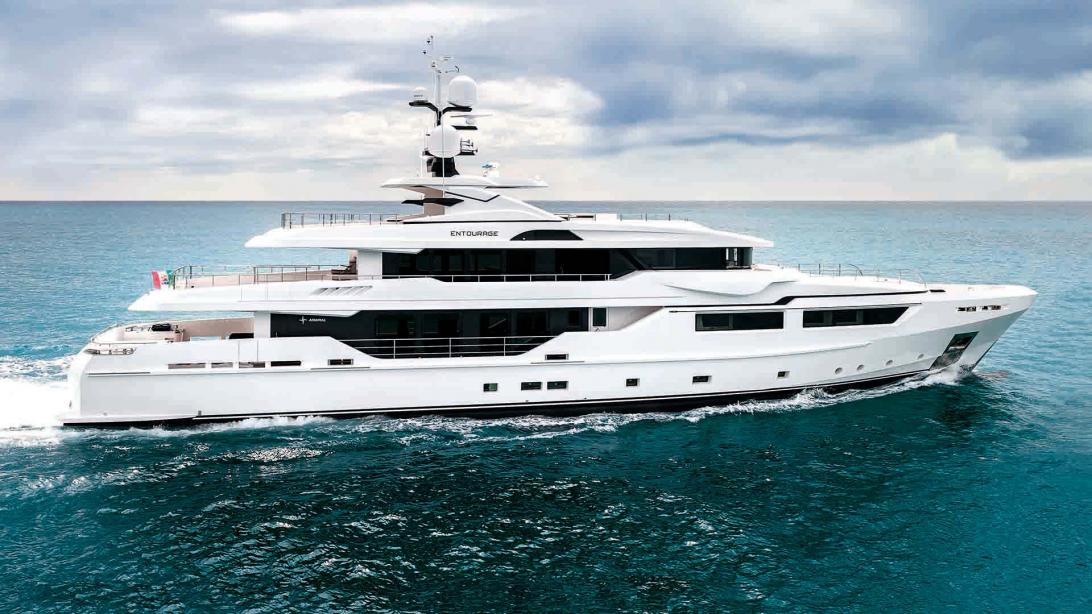 yacht Entourage