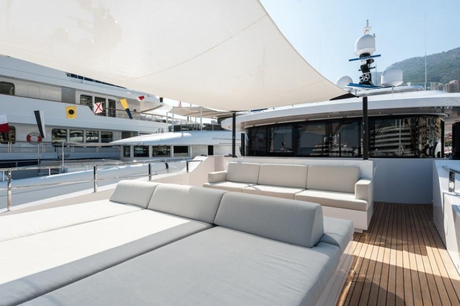 yacht Entourage