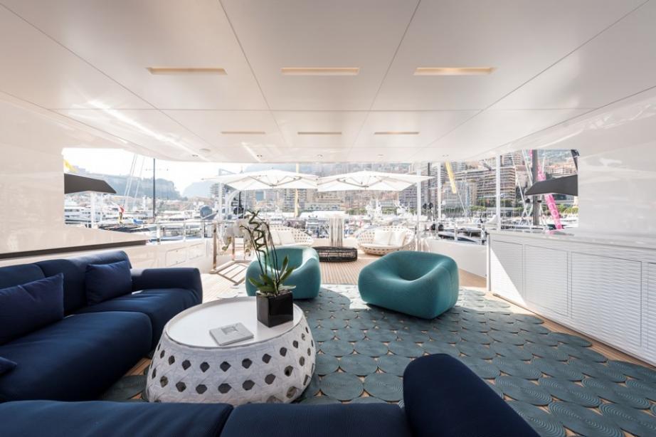 yacht Entourage
